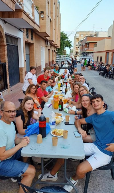 CENA EN EL BARRIO DE HOSTALETS